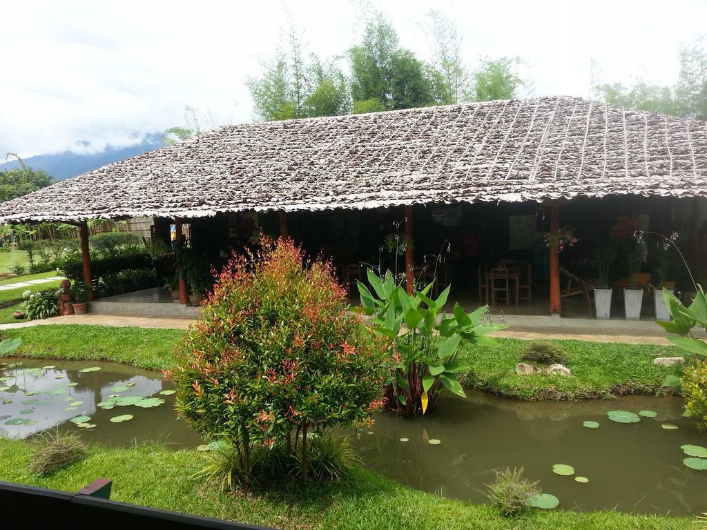 Ban Dalah Pai Hotel Exterior photo