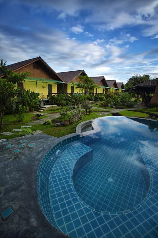Ban Dalah Pai Hotel Exterior photo